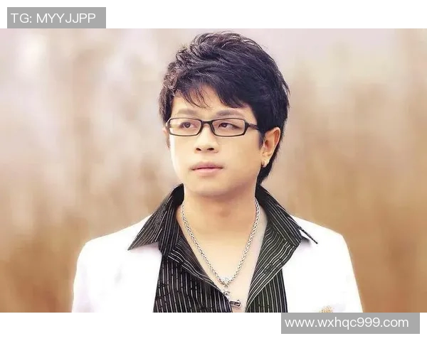 王强专访：从青涩少年到足球巨星的成长之路回顾