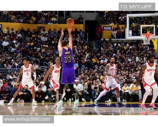 湖人对阵火箭精彩回顾图文并茂展现赛场激烈瞬间与球员风采